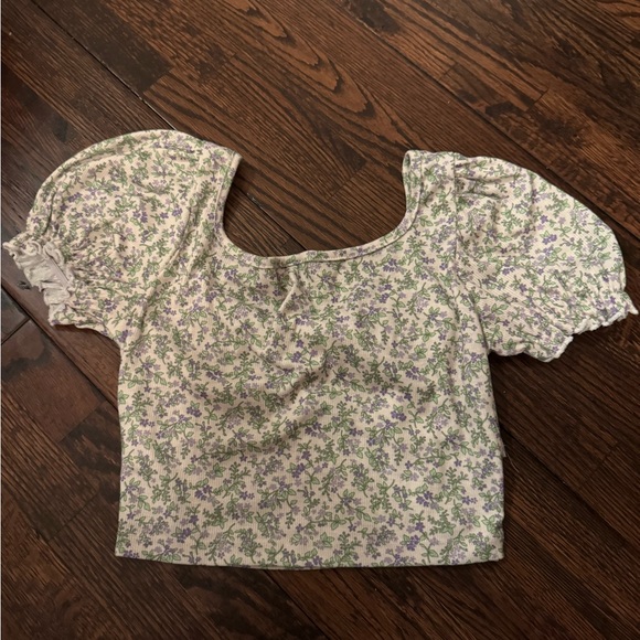 Floral Top - Picture 2 of 3